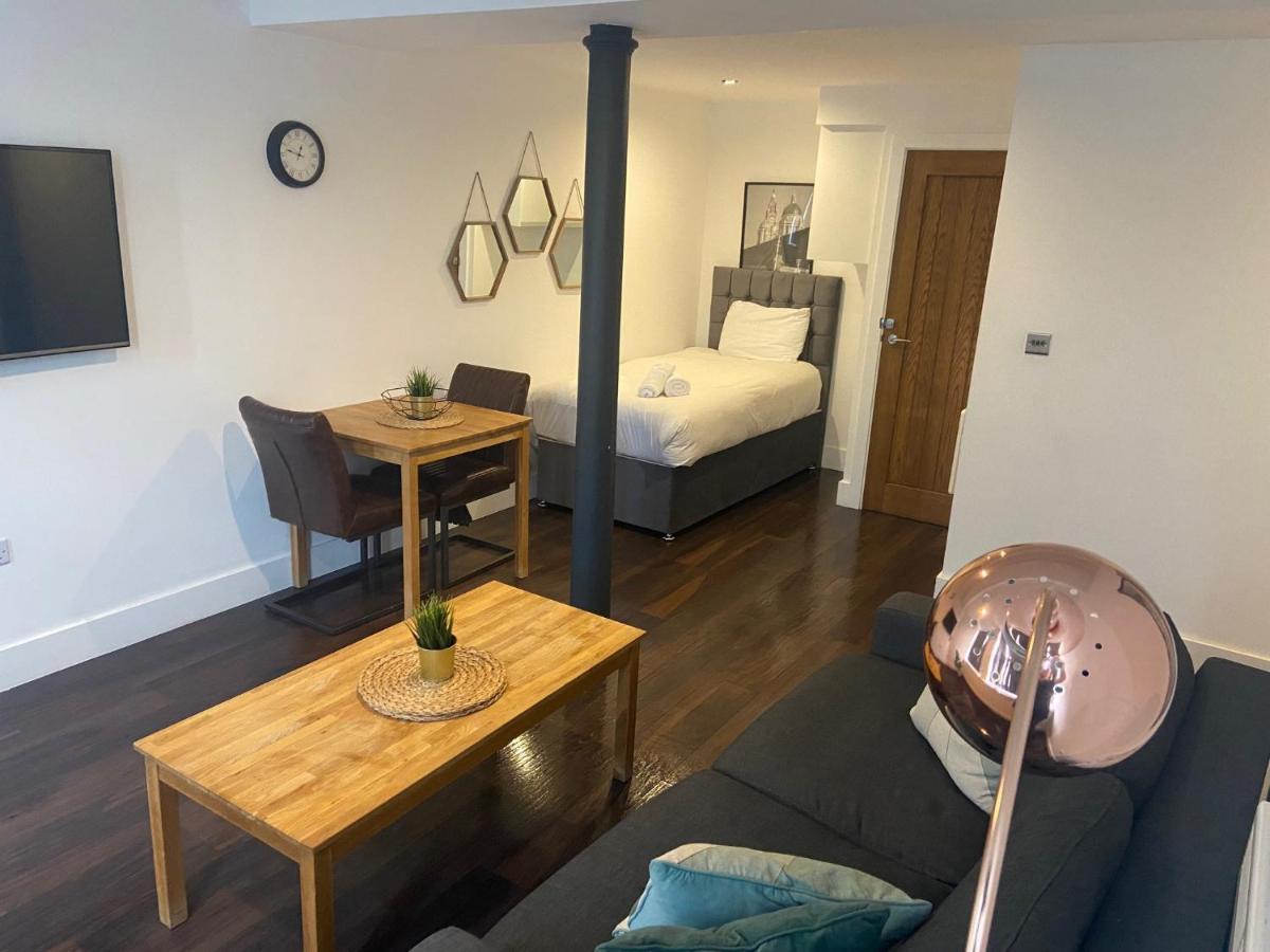 Central Aparthotel By Ustay Liverpool Exterior photo